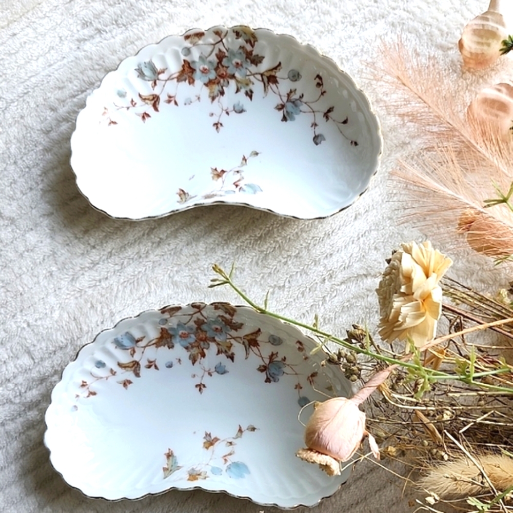 Vtg Scalloped  Dishes